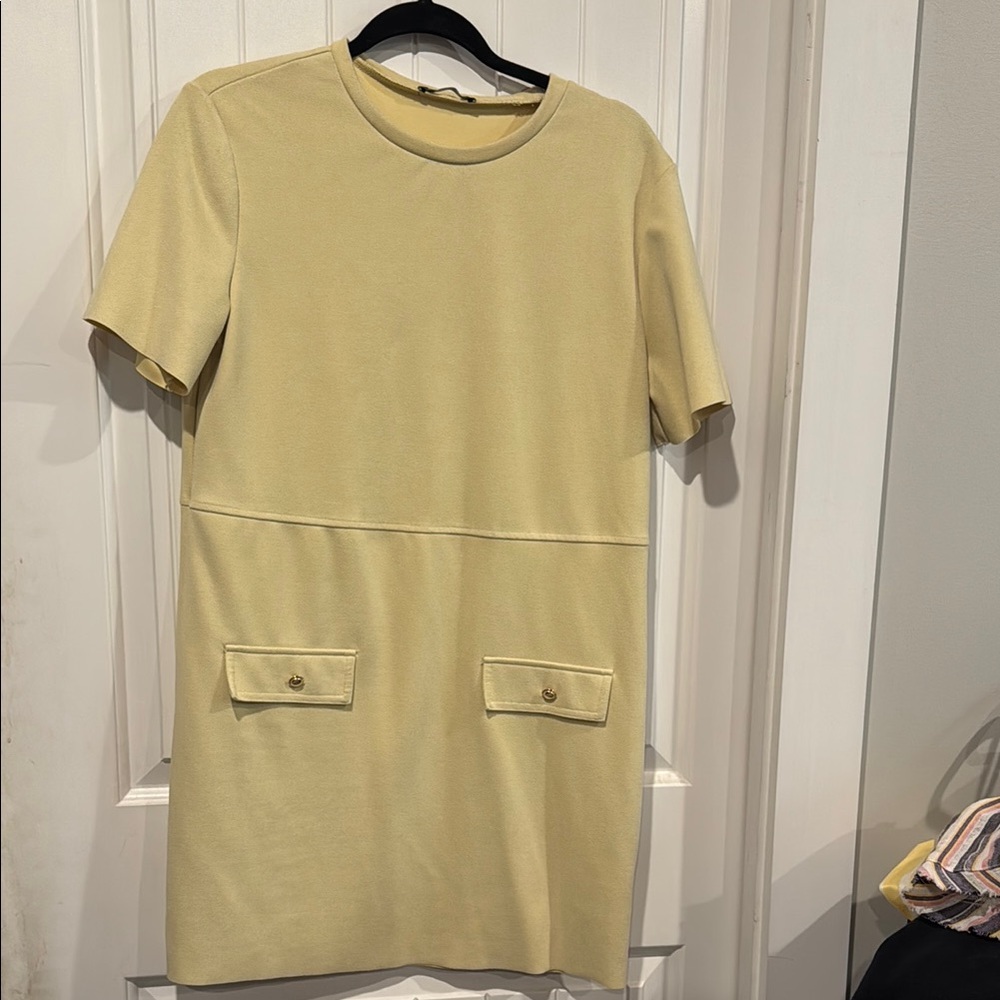 NWOT Simple Short-Sleeve Shift Dress in Pale Yellow
